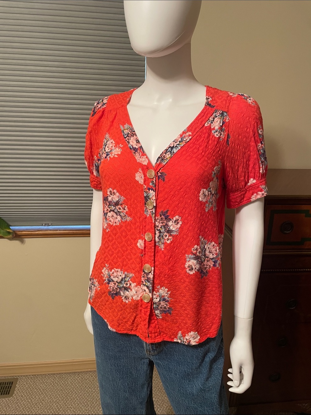 Anthropologie Maeve Hansley Coral Floral Textured Rayon Blouse Puff Sleeve